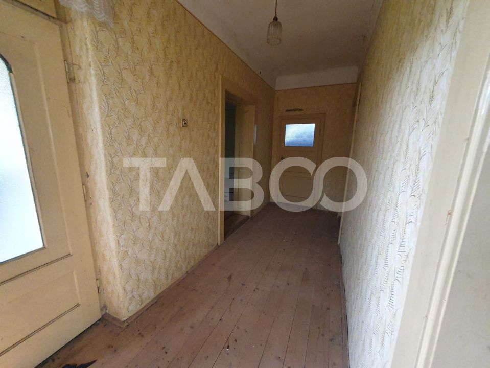 Casa de vanzare in Mandra 140 mp utili curte sura anexe 3 beciuri – fotografia 4 din 8