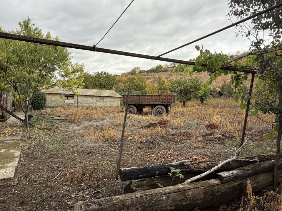 CASĂ DE VÂNZARE ÎN ȘARD, COMUNA IGHIU – TEREN 2.709 MP | 2 CASE | GARAJE | ANEXE – fotografia 17 din 23