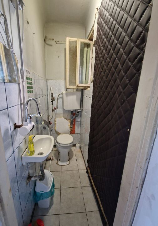 Spatiu comercial cu vitrina, Piata Mihai Viteazu – fotografia 5 din 6
