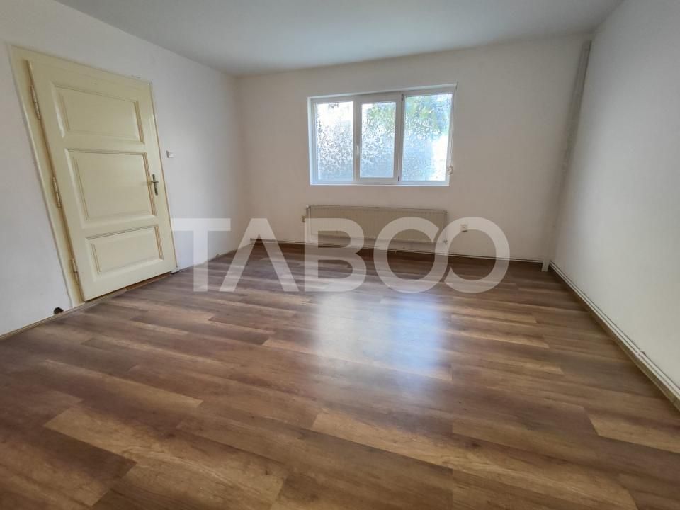 Apartament decomandat 93 utili curte proprie pivnita Sub Arini Sibiu – fotografia 1 din 20