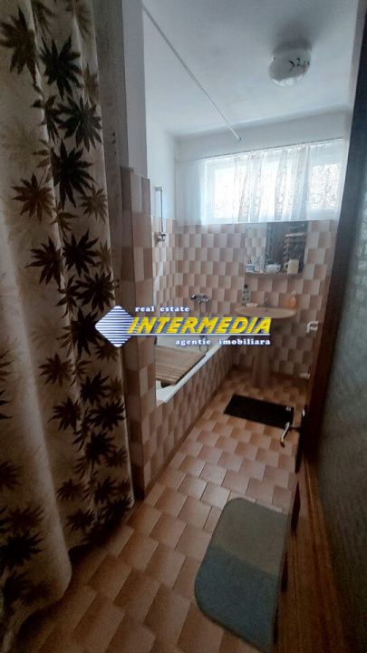 Casa de vanzare cu 5 camere in cartier Cetate Alba Iulia finisata D+P+E – fotografia 13 din 15