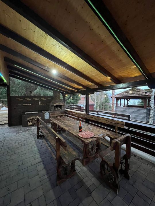 Cabana cu vedere la lac, 8 camere, 200 mp, 1800 mp teren, zona Colibita – fotografia 33 din 34