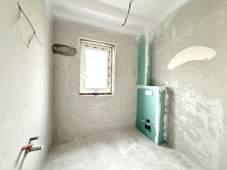 Duplex nou despartit prin garaj, 4 camere, 108 mp utili - Dumbravita – fotografia 8 din 13