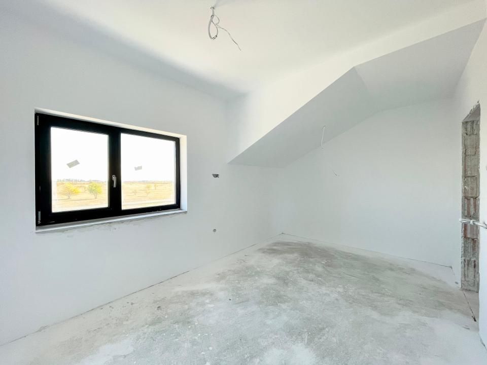 Duplex 80mp utili si 274mp teren la cheie - Mosnita Noua – fotografia 10 din 12