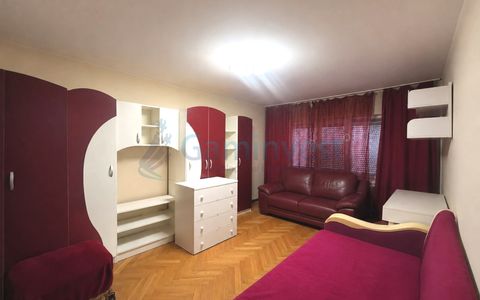 Apartament de vanzare in Oradea, decomandat cu 3 camere, zona Dacia