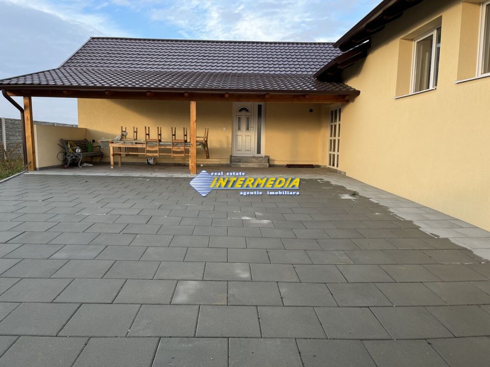 Casa noua cu 4 camere , pivnita de vanzare Alba Iulia finisata teren 1400 mp – fotografia 3 din 11