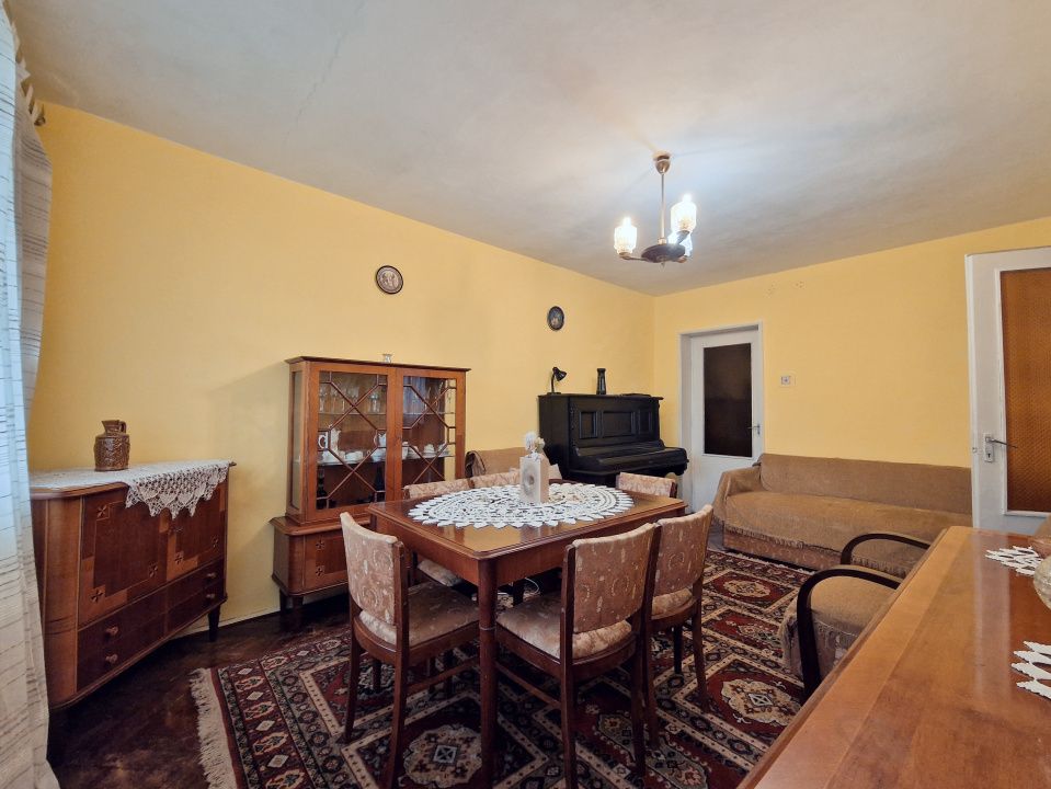 Apartament spatios, etaj intermediar, zona Academiei de muzica – fotografia 2 din 24