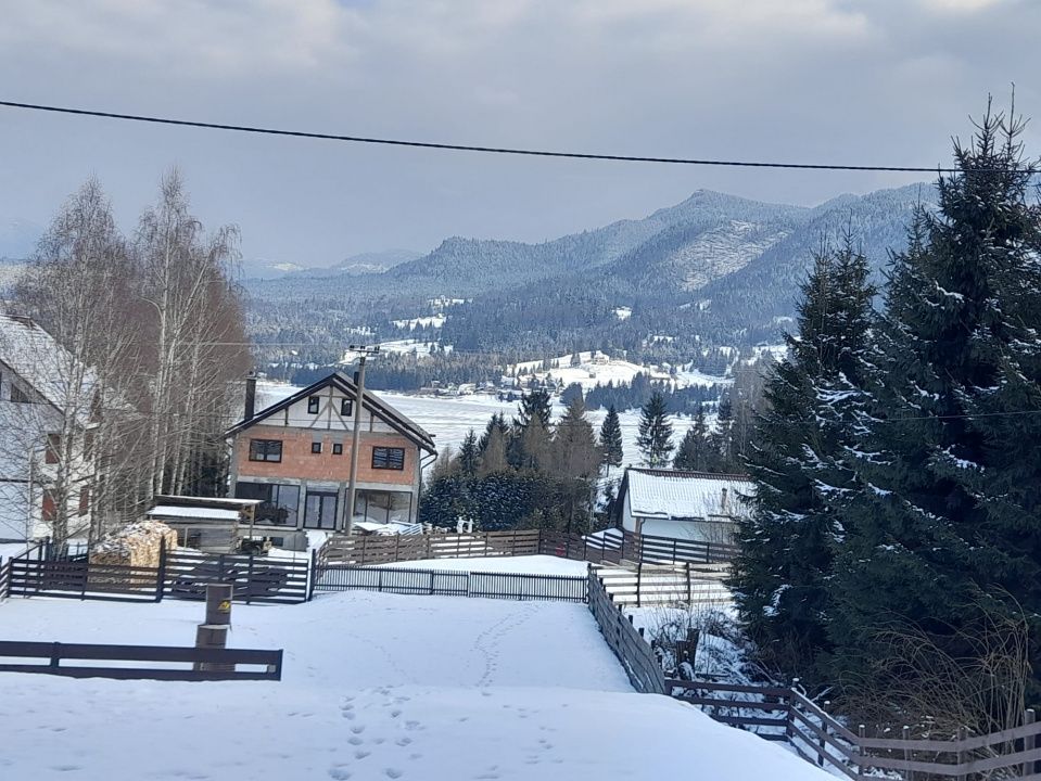 Cabana cu vedere la lac, 8 camere, 200 mp, 1800 mp teren, zona Colibita – fotografia 2 din 34
