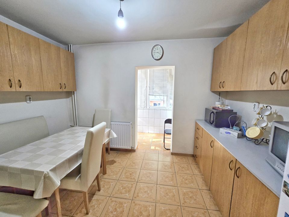 Apartament 3 camere | Tip PB - Decomandat | Nufaru - str. Ialomitei – fotografia 3 din 16