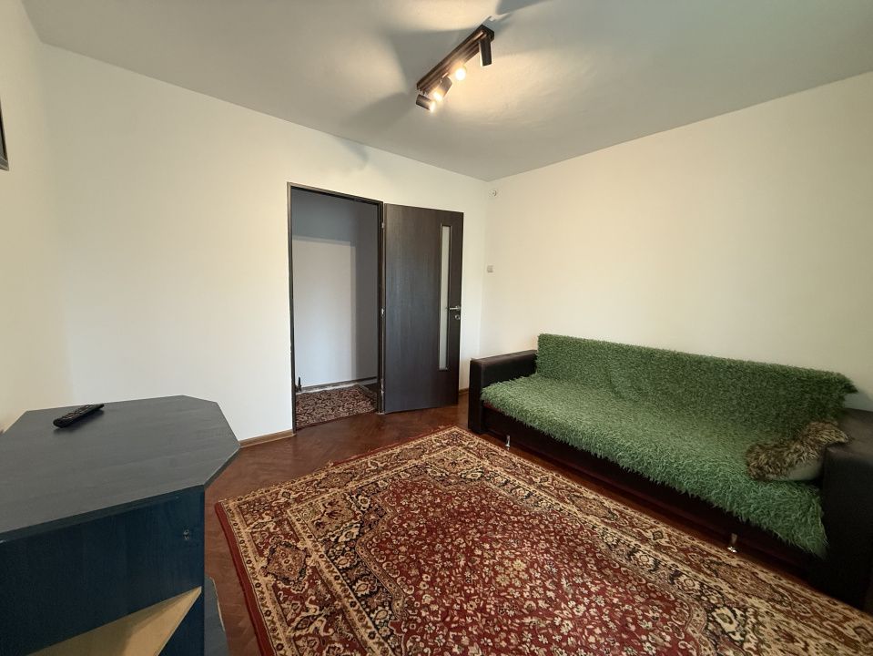 Apartament spatios, 2 camere, 42 mp utili, decomandat - Girocului – fotografia 1 din 6