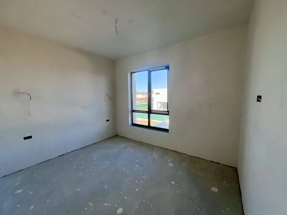 Duplex spatios, 5 camere, 102 mp utili, teren 285 mp - Ghiroda – fotografia 9 din 12