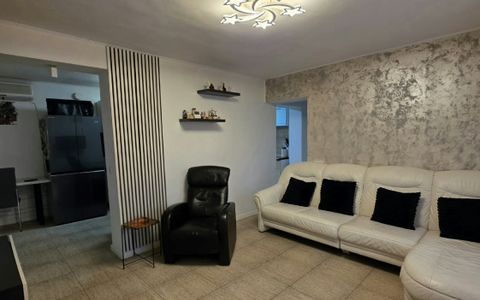 Apartament 3 camere în vilă, cu terasă proprie și loc de parcare – Kamsas