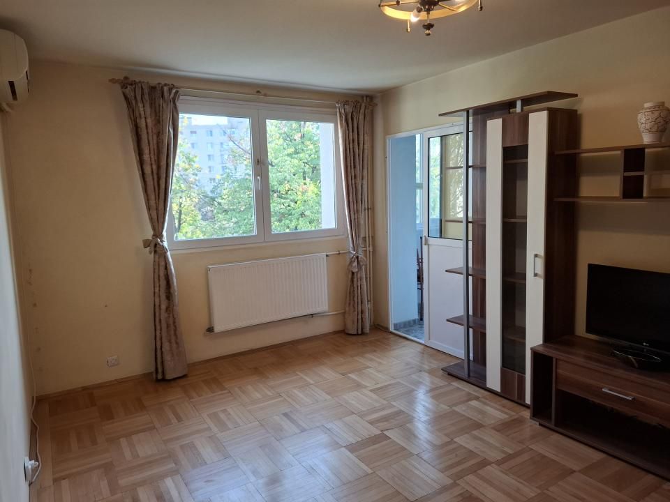 Vanzare apartament 4 camere | Titan - bloc tip H | langa metrou | etaj 3/4 | – fotografia 24 din 34