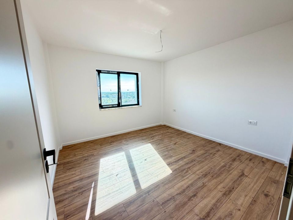 Apartament 3 camere, decomandat, 93.7 mp, cartier 1 Mai – fotografia 5 din 13