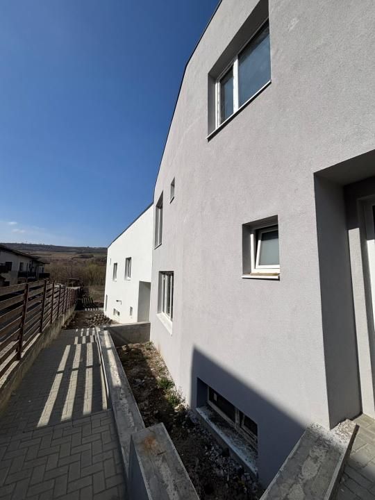 Casă cuplată modernă, 160 mp utili, semifinisată, curte amenajată – fotografia 4 din 17