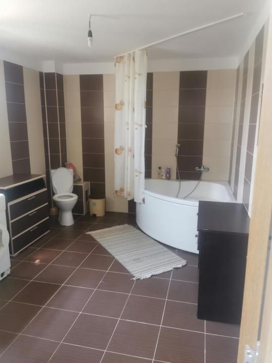 Casă spațioasă de închiriat în Ungureni – Dambovita – fotografia 16 din 24