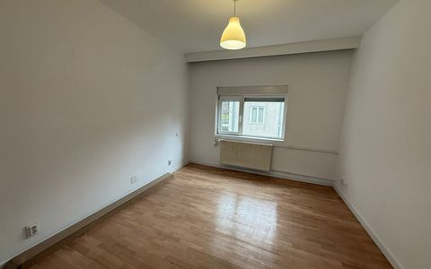 Casa de Vanzare | 5 Camere | Podul Grant | Spatiu Birouri | Parcare