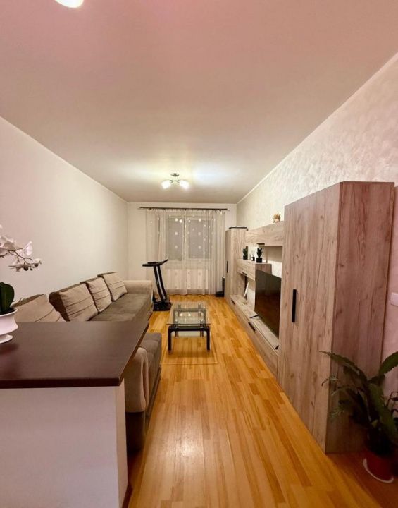 APARTAMENT 2 CAMERE I DE VANZARE I 56 MP I CU CURTE PROPRIE I BLOC NOU I CETATE – fotografia 3 din 8