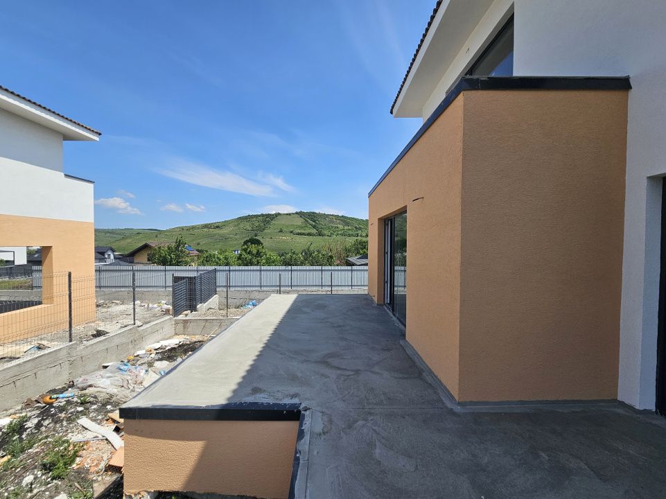 Casa individuala cu garaj si terase generoase in Chinteni – fotografia 17 din 21