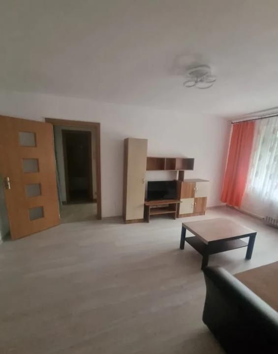 Inchiriere apartament 2 camere cu loc de parcare, zona Pajura – fotografia 2 din 8