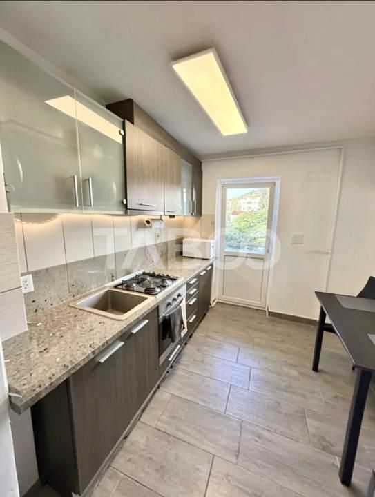 Apartament cu 2 camere de vanzare in Grigorescu cu lift si balcon – fotografia 3 din 7