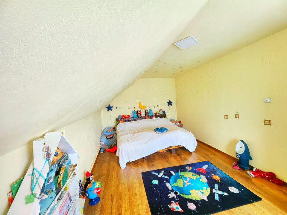 Casa Inedita , 300 mp utili, P+M,  5 bai, 6 dormitoare , 1975 mp teren,  Sacalaz – fotografia 57 din 91