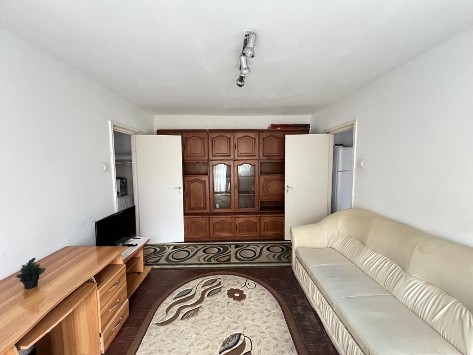 Apartament-2-Camere-Semidecomandat-Etaj 2-Centrala-Termica-Florilor-Brasov – fotografia 1 din 8