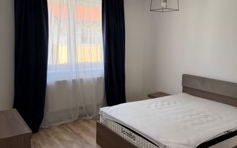 Apartament cu 3 camere Bloc NOU CENTRU Scara Interioara Mobilat Utilat Parcare