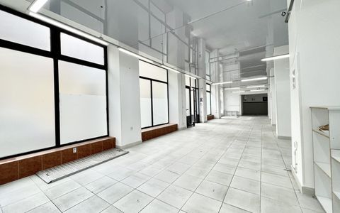 Spatiu comercial situat central, cu vitrina & vizibilitate. Ideal Investitie
