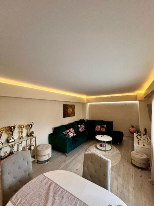 Apartament 3 camere modern || Centrala proprie ||  Garaj – fotografia 1 din 12