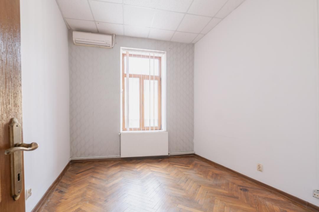 Una dintre puținele clădiri individuale cu curte proprie din Peninsula Constanța – fotografia 10 din 21