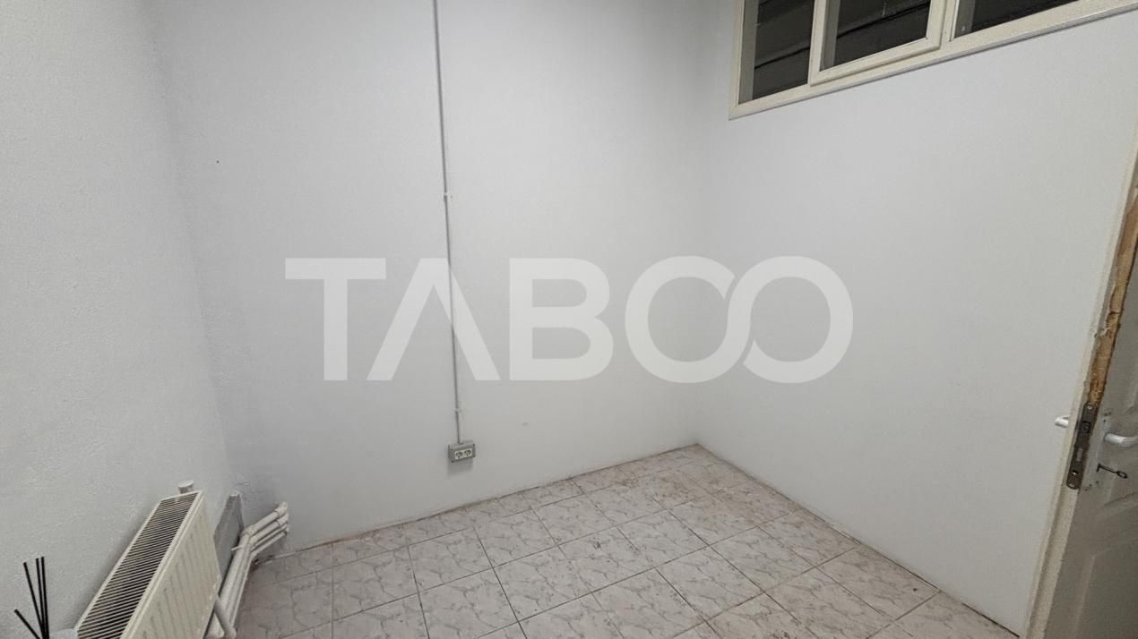 Spatiu comercial de inchiriat 250mpu renovat modern cu acces tir – fotografia 7 din 13