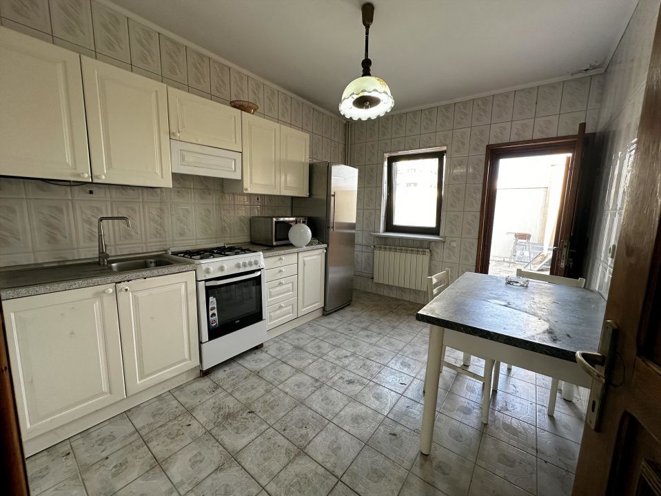 Oportunitate investitie – Casa 8 camere 13 Septembrie - Panduri | 253 mp – fotografia 14 din 23