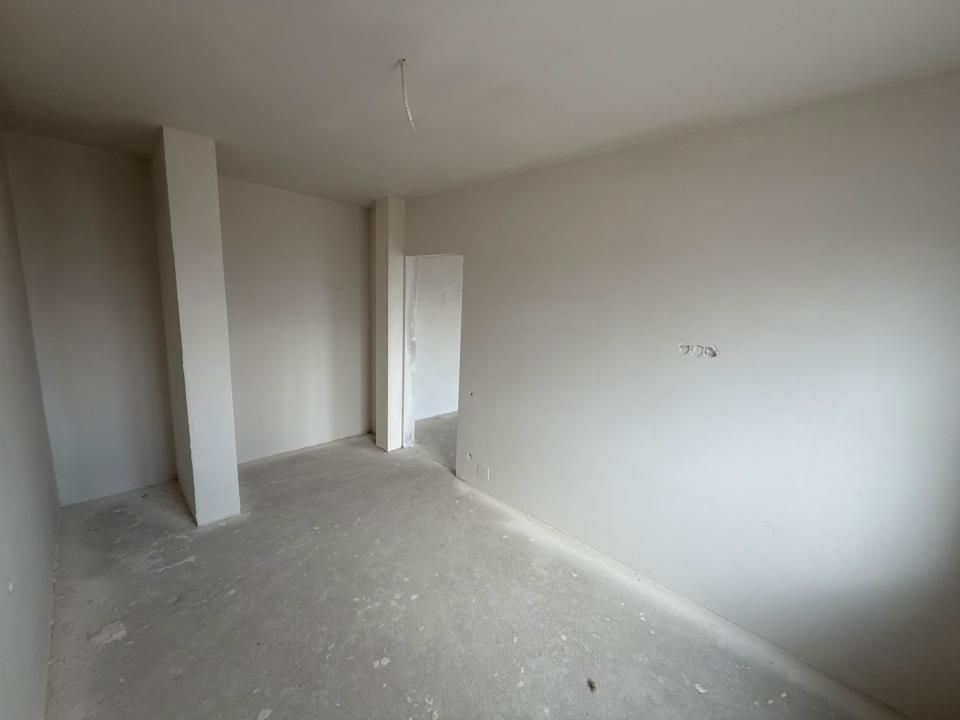 Apartament nou, cu 3 camere si balcon, etaj intermediar zona Vivo – fotografia 4 din 8