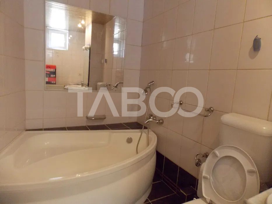 Apartament 2 camere cu balcon decomandat de inchiriat zona Strand – fotografia 4 din 4