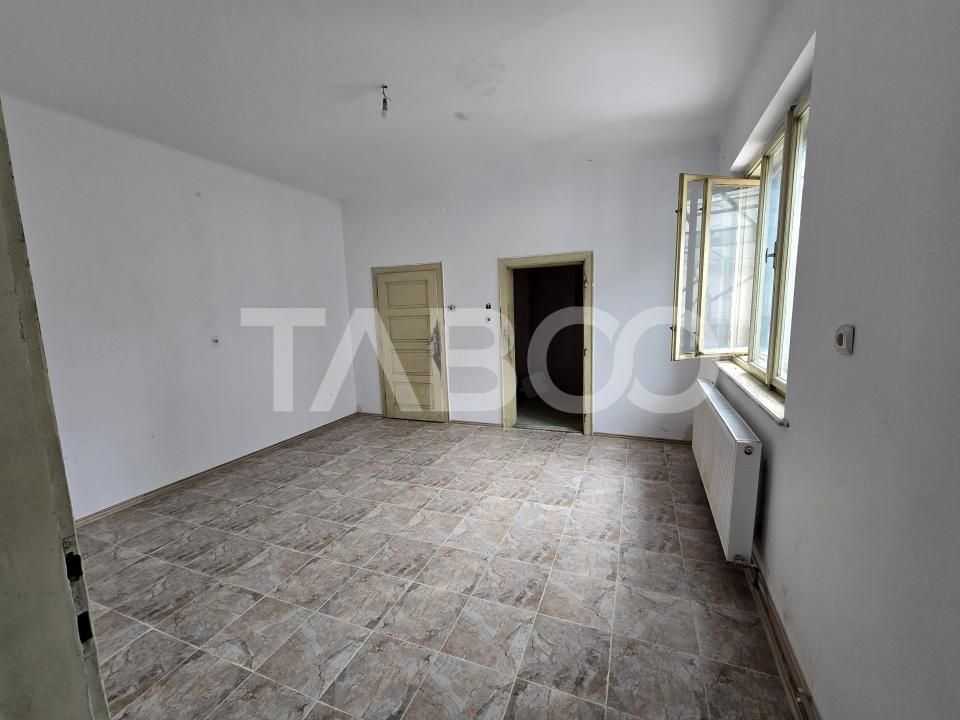 Casa de vanzare cu teren 412 mp pivnita garaj in Terezian Sibiu – fotografia 24 din 34
