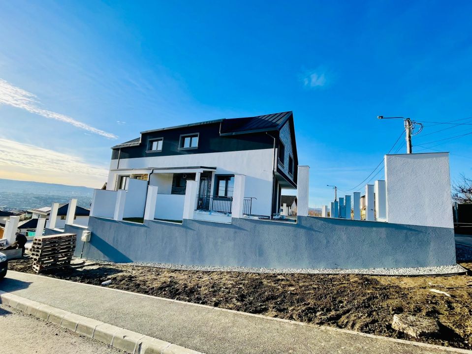 Duplex cu arhitectură deosebită și panoramă spre oraș | Dâmbul Rotund – fotografia 4 din 13