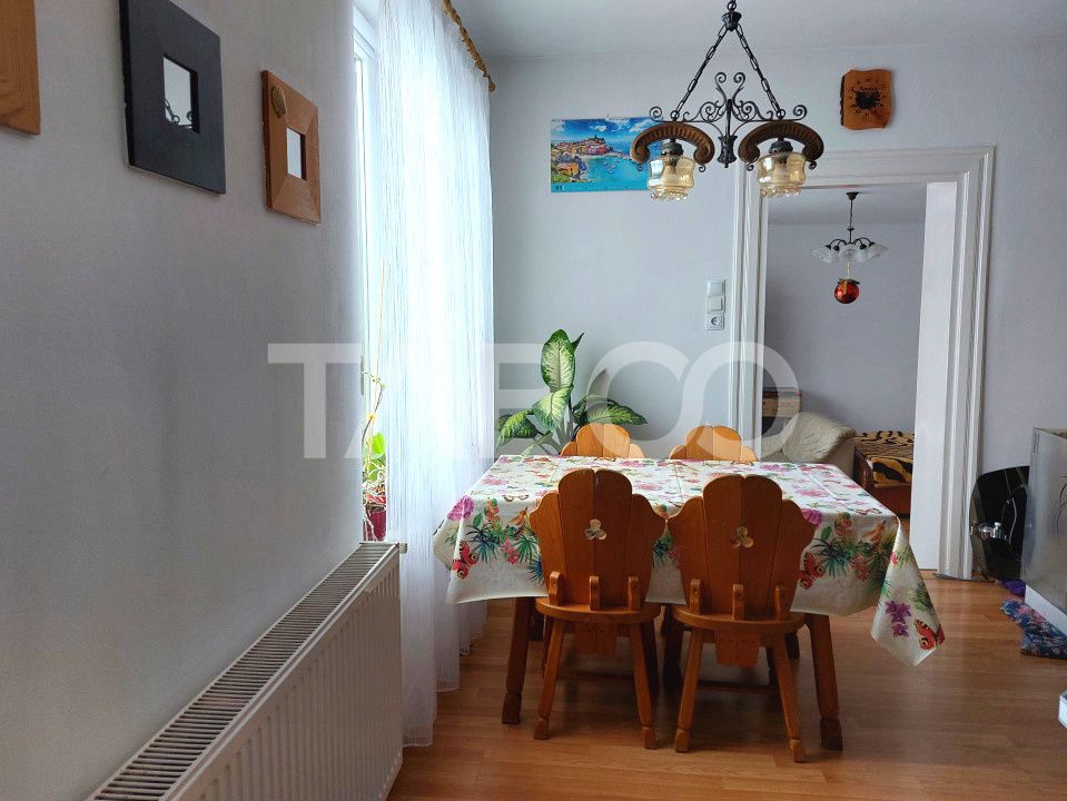 Casa si curte pretabila pentru 2 familii 980 mp teren liber Cisnadie – fotografia 17 din 32
