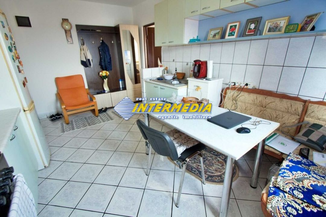 Apartament cu 2 camere de vanzare in Alba Iulia Cetate Piata mobilat si utilat – fotografia 8 din 15