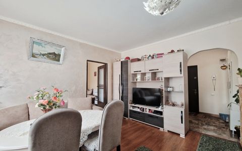 Apartament mobilat cu garaj, str. Cetatii, Floresti