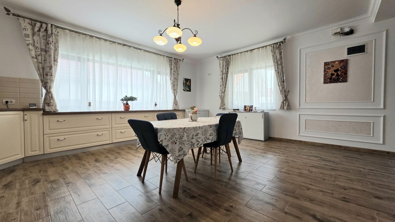 Vilă P+1 spațioasă – Năvodari, zona centrală – fotografia 24 din 29