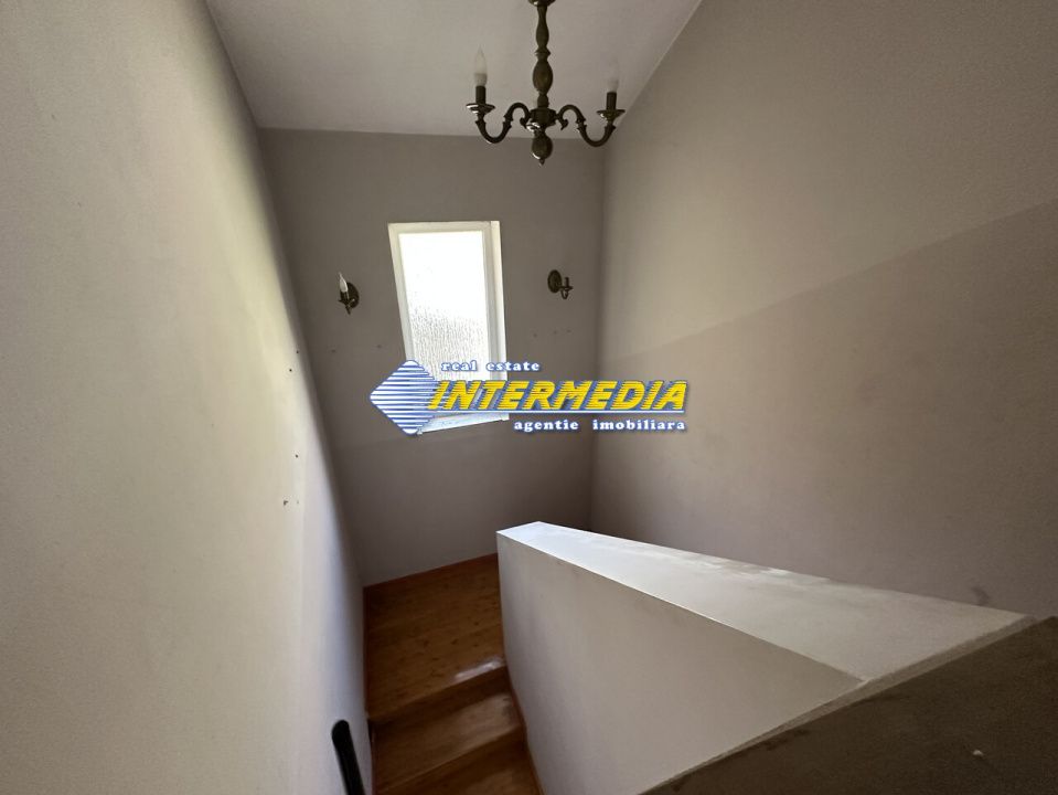 Proprietate 2 case curte pavata Teren 700 mp Hotel CETATE gard utilitati – fotografia 12 din 28