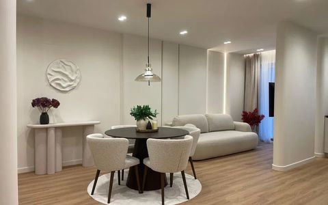 Apartament 2 camere, 51mp, vedere PANORAMICA, parcare, mobilat, str. Razoare!