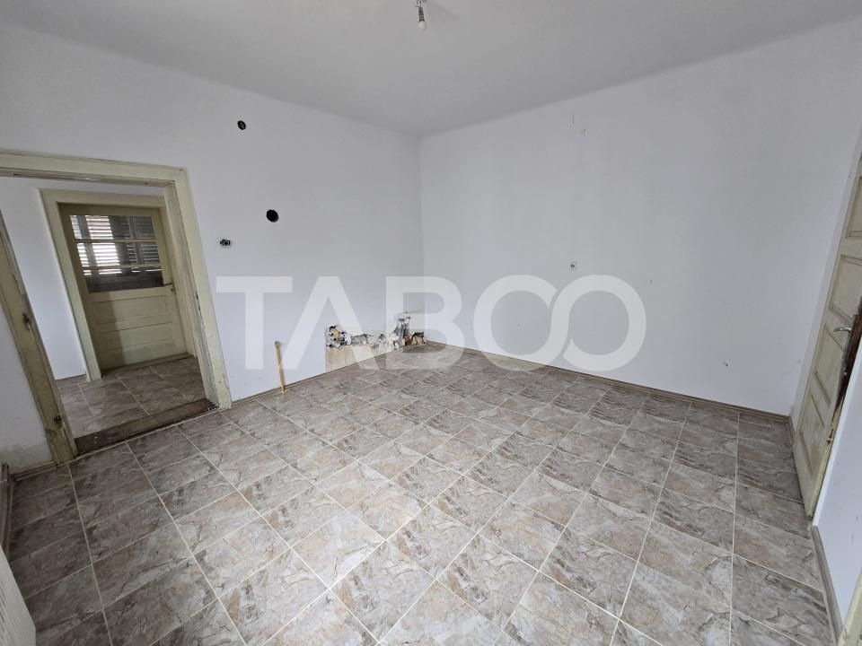 Casa de vanzare cu teren 412 mp pivnita garaj in Terezian Sibiu – fotografia 27 din 34