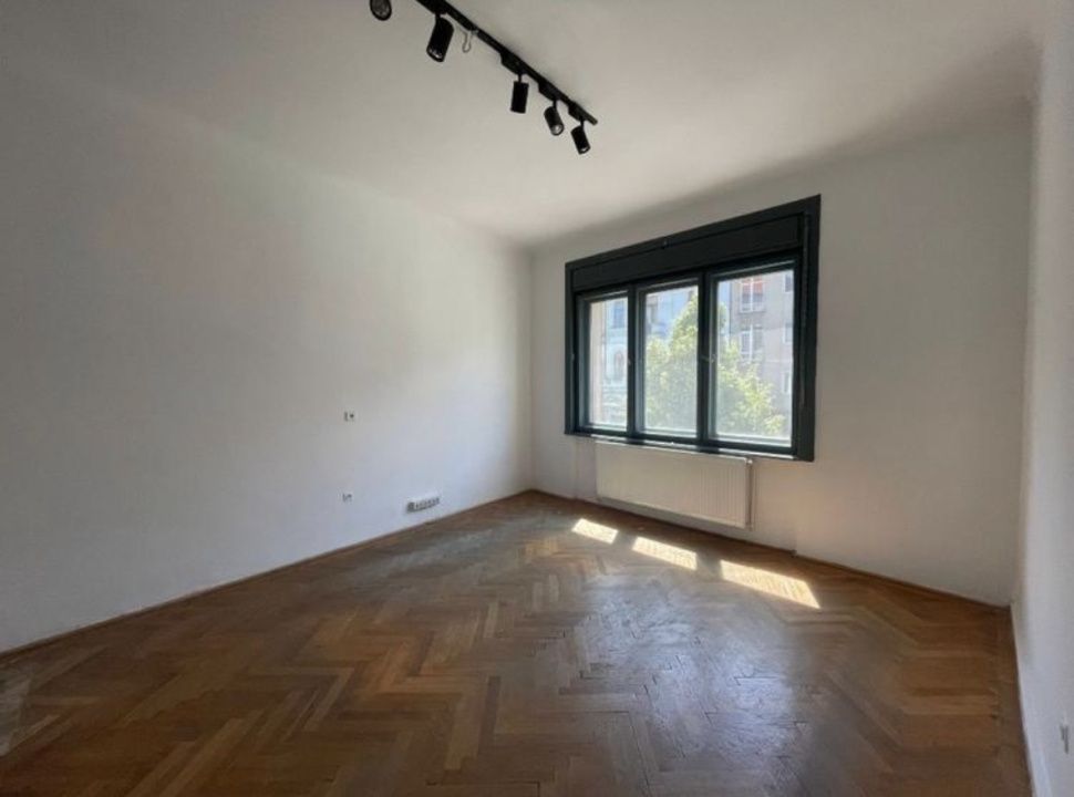 Apartament cu 4 camere, 125 Mp, ultracentral – Eroilor – fotografia 4 din 10