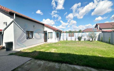 Casă spațioasă cu garaj, terasă și curte de vanzare in Nojorid, Bihor