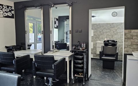 SPATIU COMERCIAL I 60 MP I CETATEI FINISAT COMPLET I DE VANZARE I