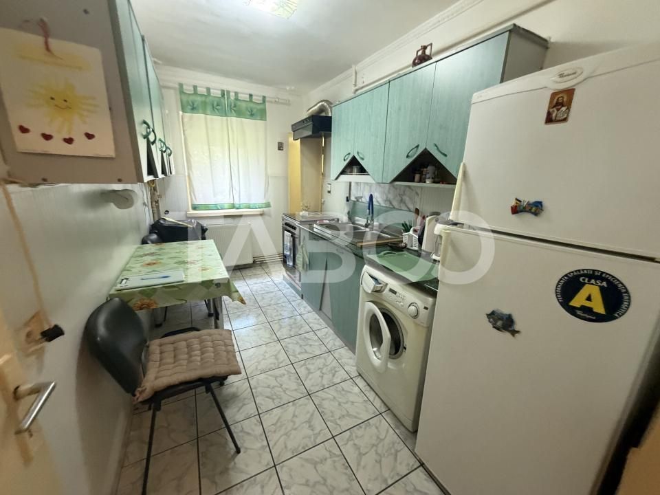 Apartament decomandat 2 camere parter boxa la subsol zona 1 Decembrie – fotografia 5 din 8