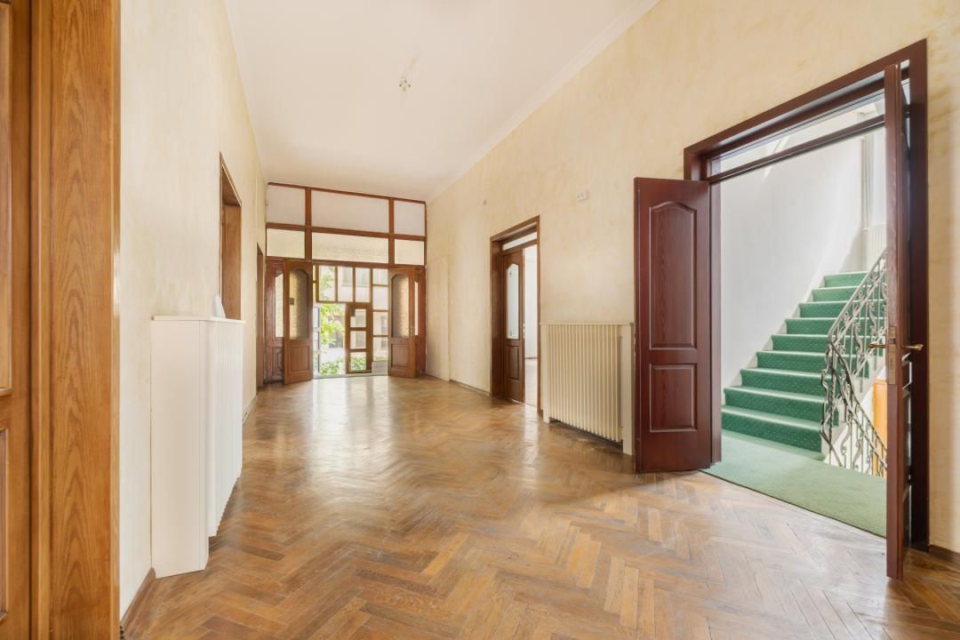 Una dintre puținele clădiri individuale cu curte proprie din Peninsula Constanța – fotografia 3 din 21