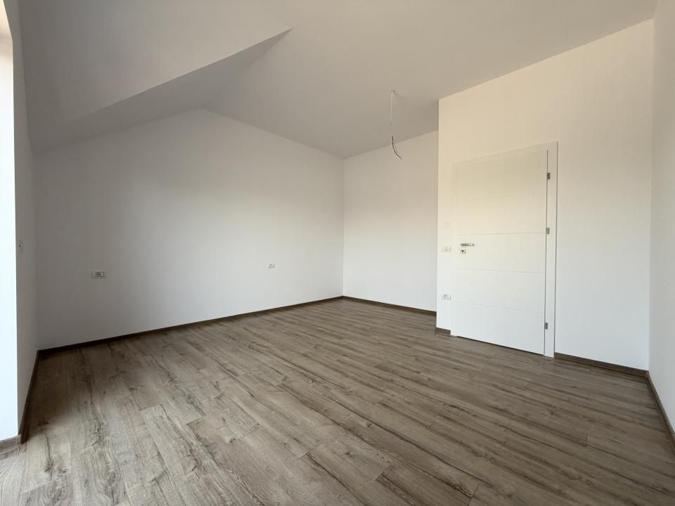 Duplex cu camera tehnica, 102mp utili, 350mp teren-Covaci – fotografia 7 din 21